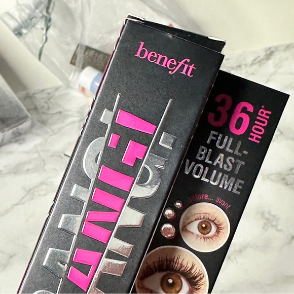 Benefit Shop Benefit's BADgal BANG! Volumizing Mascara nib - Picture 7 of 11